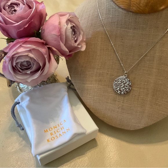 NEW MONICA RICH KOSANN Sterling Silver Round Floral Half Locket - Picture 4 of 4